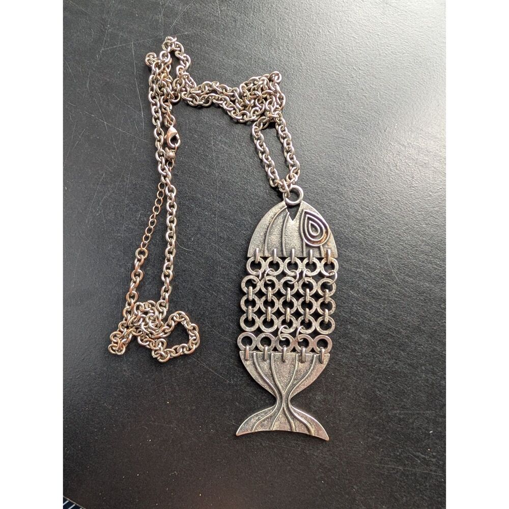 VINTAGE 70s Fish Pendant Necklace Silver Tone Chainmail Modernist Boho